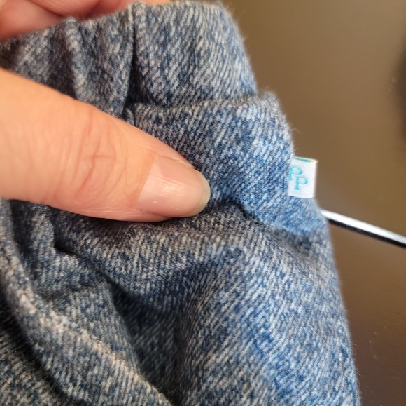 Posh Peanut Indigo Denim Ruffled Shorts Size 7 - Picture 3 of 6